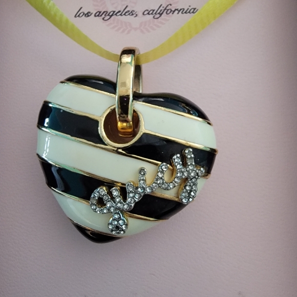 Juicy Heart💗Pendant for Necklace or Bracelet - Picture 3 of 13